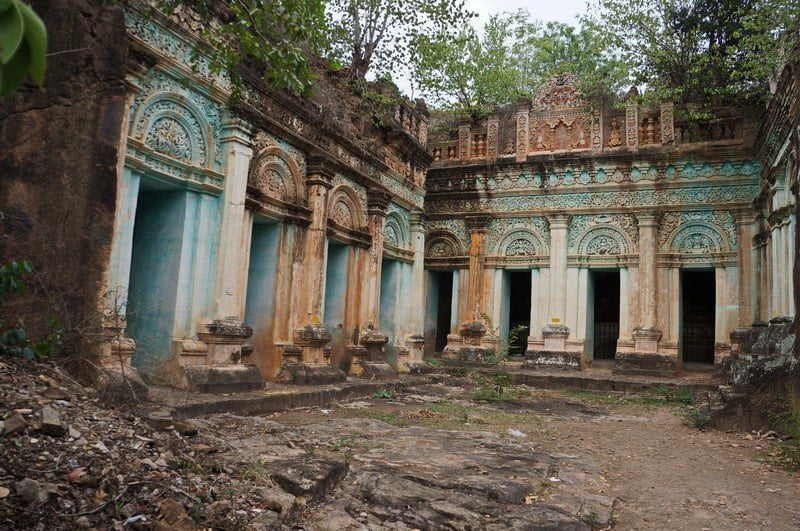 Ruines within the vicinity of Po Win Taung Caves