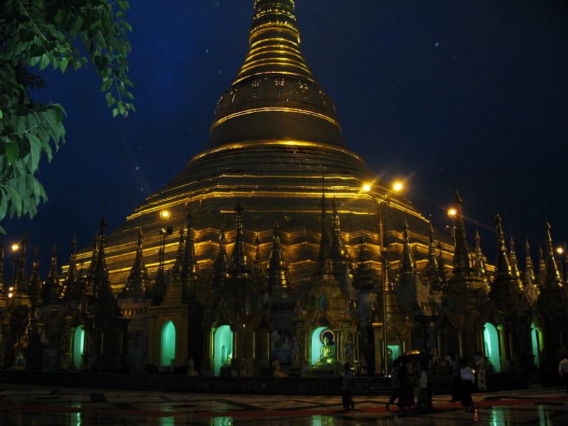 Shwedagon Pagoda At night