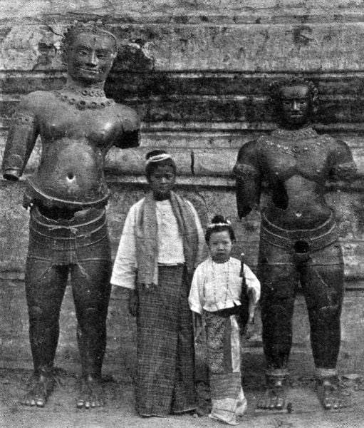 Cambodian-bronze-statues-Mahamuni-Temple
