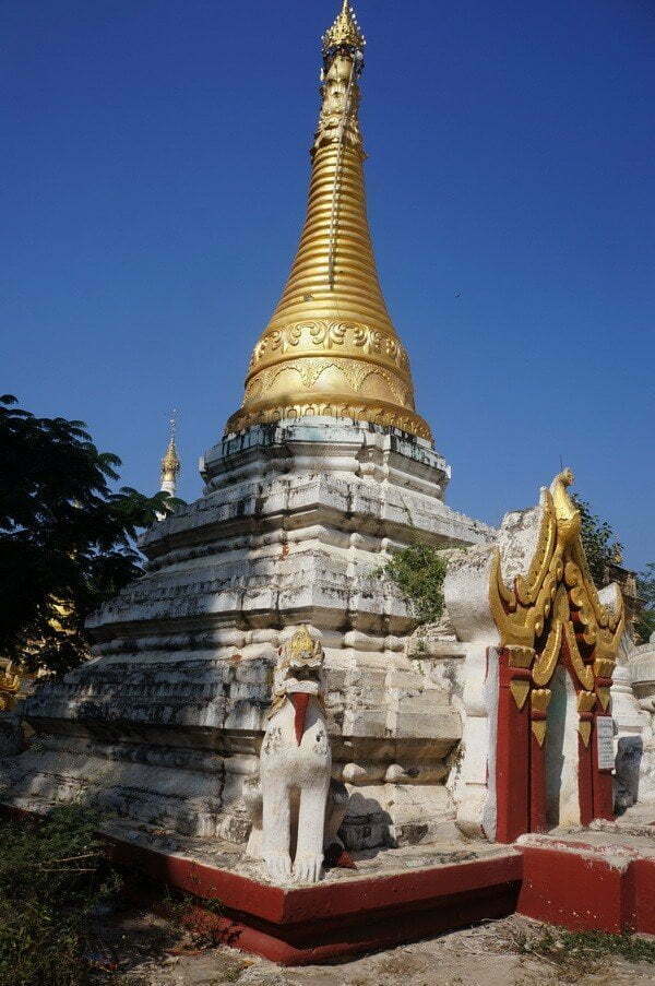 Small stupa outside Myo Thau Temple
