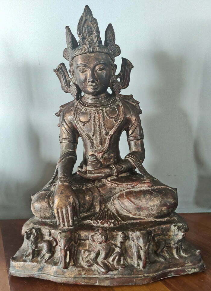 Rare Bronze Mrauk-U Period Crowned Buddha Statue